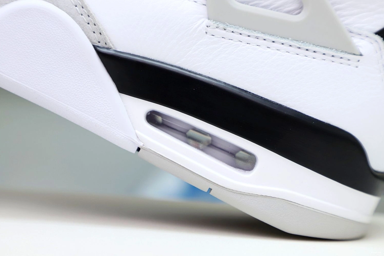 BLACK AIR MILITARY 4 JORDAN 0226